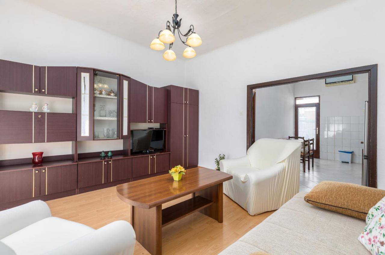 Apartment Ana Fažana Zewnętrze zdjęcie
